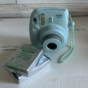 Polaroid instax mini 8